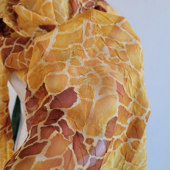 VTG Nicola Sheer Giraffe Print Blouse - Picture 10 of 12